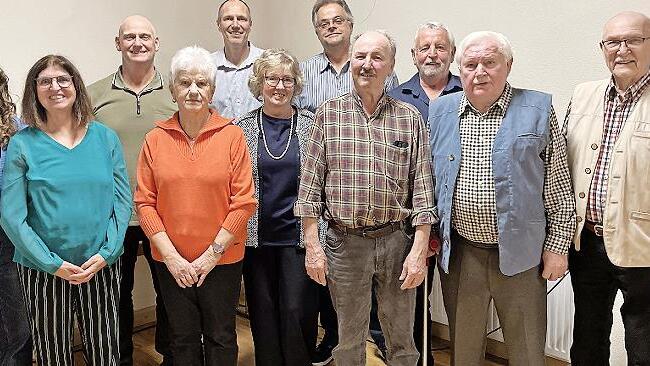 Der Fideliaverein ehrte zahlreiche Mitglieder f&uuml;r langj&auml;hrige Mitgliedschaft: (von links) Lisa Th&uuml;rmer, Marion Weber, Manfred Weber, Gertrud Weber, Ewald Brand (2. Vorsitzender), Claudia Meierl, Ralf Kaufmann, Herbert Liebenstein, Erich Greubel, E...