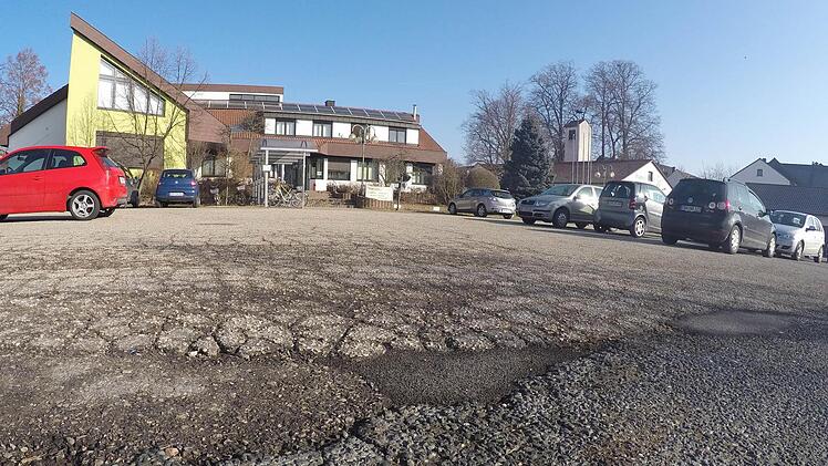 Der Rathausplatz in Röttenbach soll umgestaltet werden. Foto: Christian Bauriedel