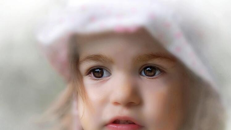 Das Bild des Monats Dezember zum Pflichtthema "Zart & Soft" schoss Helmut Kober. Gefühlvoll portraitierte er dazu die kleine "Lotti".  Foto: Helmut Kober