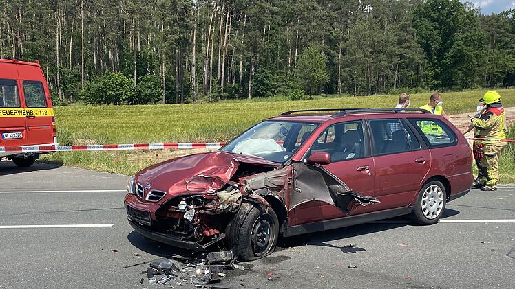 T&ouml;dlicher Motorradunfall auf St2255 bei Neustadt an der Aisch