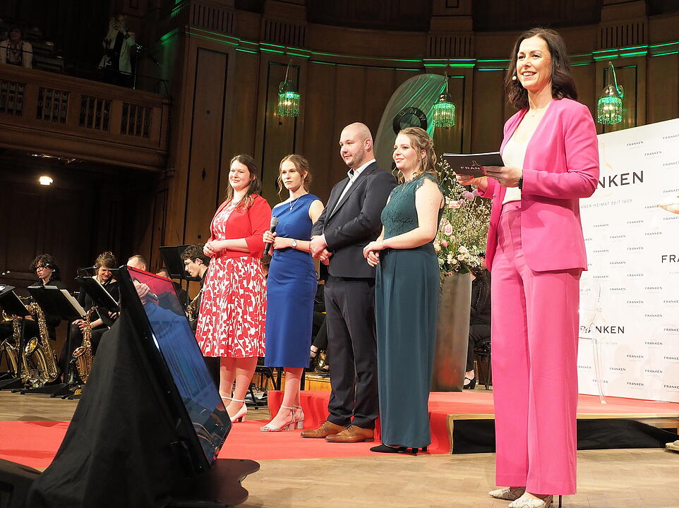 Die 68. Fr&auml;nkische Weink&ouml;nigin wurde gekr&ouml;nt.