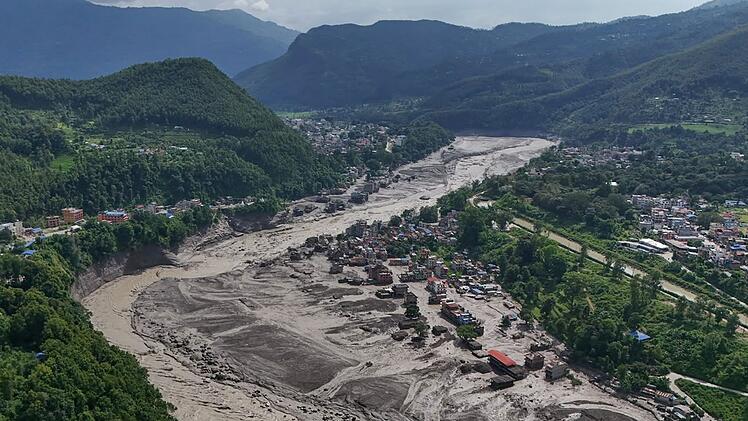 Schlammlawine in Grenzregion China und Nepal