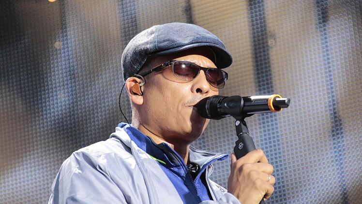 Xavier Naidoo machte seine Fans am Samstag im Forchheimer Jahnstadion glücklich. Foto: Josef Hofbauer
