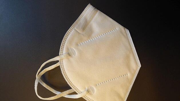 Armin Knauf wollte seine FFP2-Maske als ein Zeichen der Solidarit&auml;t mit dem Einzelhandel und der Gastronomie nicht mehr aufsetzen. Das kam in der Stadtratssitzung gar nicht gut an.  Foto: FT-Archiv/Stefan Gro&szlig;mann