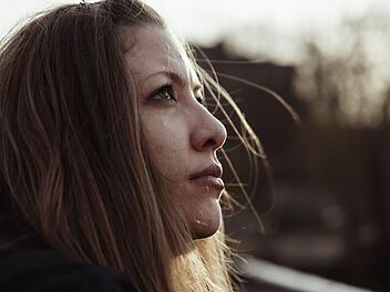 Cecilia ringt um die Beziehung zur Mutter.