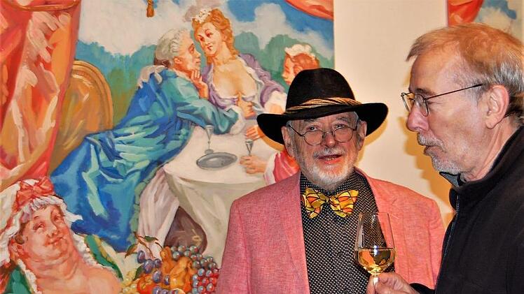 Sammler Sepp Halbritter (81) mit Besucher vor einem Höfling-Gemälde. Sigismund von Dobschütz