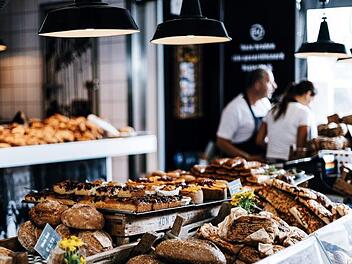 Kurioser &Uuml;berfall in Nordrhein-Westfalen: Fr&uuml;h morgens startet ein Mann einen &Uuml;berfall auf eine B&auml;ckerei. Die Reaktion der Angestellten hatte er wohl nicht erwartet.  Symbolbild: Pixabay.com/Pexels