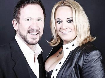 John und Kaybee Cashmore wollen die großen Melodien der Musical- und Opernwelt in die Haßberge bringen. Foto: privat