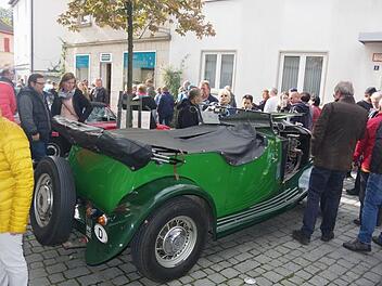 Die Fahrzeugschau des Oldtimerclubs war eine der Hauptattraktionen.Heike Sch&uuml;lein