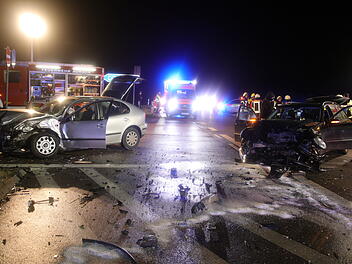 Kreis Ansbach: Fahranfänger (18) verursacht schweren Unfall an der A6 - sieben Menschen verletzt