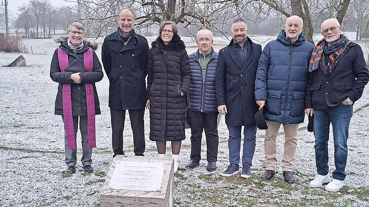 Von links: Pfarrerin Tina Mertten, Jan Kout mit Begleitung, Christoph Becker, Anton Then, Jochen Steinbach, Rudolf Weigand.