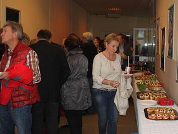 Geschlossene Gesellschaft in Feierlaune - das Kino in Premierenstimmung Fotos: Markus Häggberg