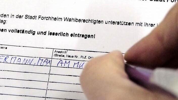 Bis zum 25. Januar liegen die Unterstützerlisten für den Wahlvorschlag "Freier OB Kandidat für Forchheim" im Einwohnermeldeamt aus.  Foto: Josef Hofbauer