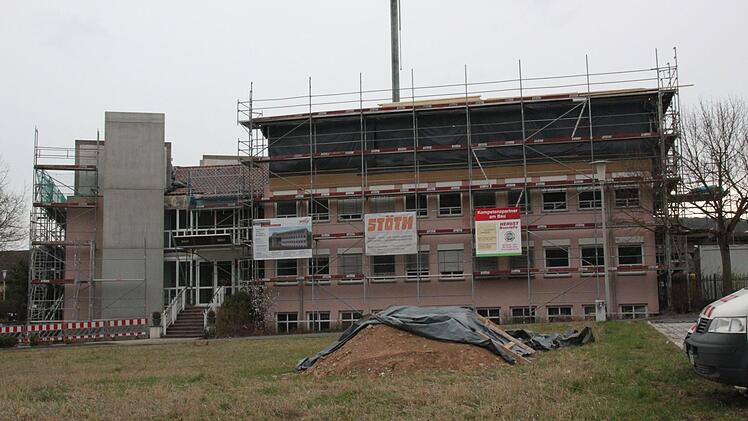 Die Rohbauarbeiten sind so gut wie fertig. Foto: Kerstin Väth