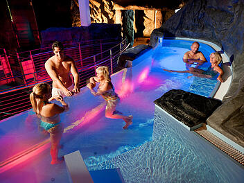 Maulaffenbecken Wellness-Dome Therme Bad Steben