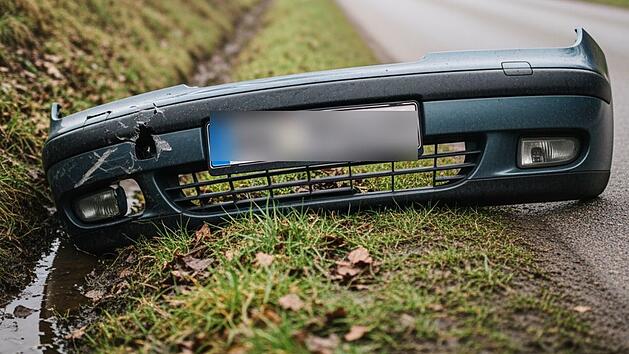 Sto&szlig;stange samt Kennzeichen bei Unfall im Kreis Bamberg verloren