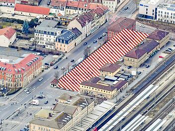 Auf der schraffierten Fläche wurde schon vor über zehn Jahren ein Regionaler Omnibusbahnhof geplant. Foto: Archiv Ronald Rinklef / Grafik: Micho Haller