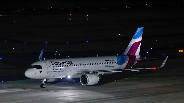 Eurowings-Evakuierungsflieger kommt am Flughafen K&ouml;ln Bonn an