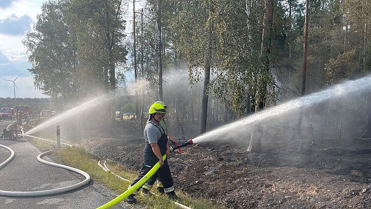 Größerer Waldbrand fordert Einsatzkräfte in Oberfranken