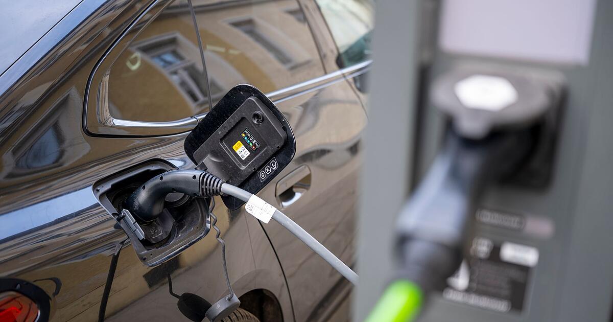 Hohe-Preise-und-Reichweitenangst-bremsen-E-Auto-Umstieg