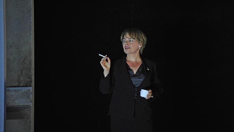 Szene aus Beethovens "Fidelio" am Landestheater Coburg in der Neuinszenierung von Rudolf FreyFoto: Andrea Kremper