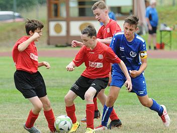 Drei Sinntaler gegen einen Reither: Diese Szene zeigt, wie die JFG kämpferisch dagegen gehalten hat. Trotzdem gewinnt Reith mit 3:0.ssp