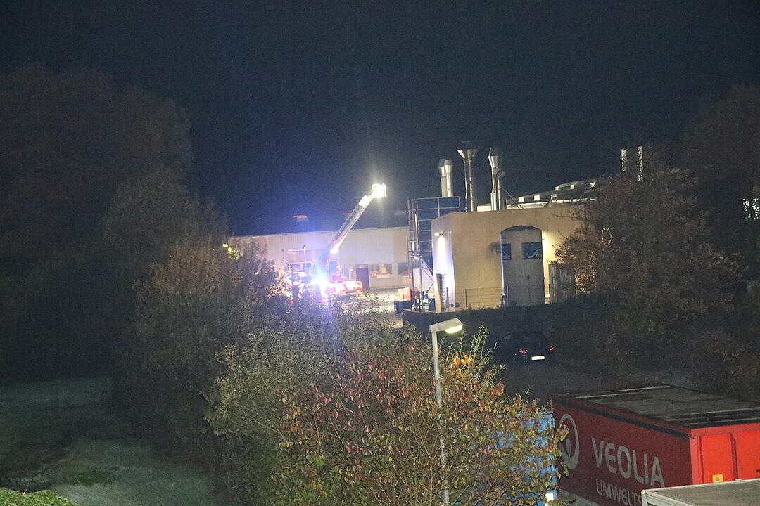 Rödental: Großbrand in Recycling-Betrieb