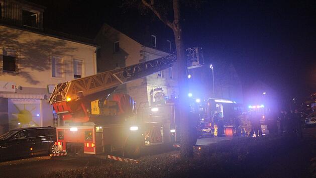 Zimmerband sorgt f&uuml;r abendlichen Feuerwehreinsatz