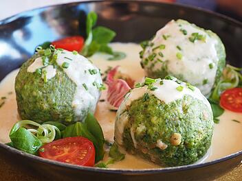 B&auml;rlauchkn&ouml;del schmecken auch mit K&auml;seso&szlig;e wunderbar.