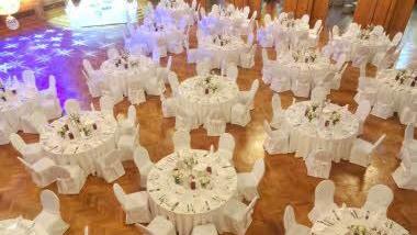 Stilvoll gedeckte Tische perfektionieren jede Hochzeit und auch andere Veranstaltungen. Foto: TOP-Eventservice