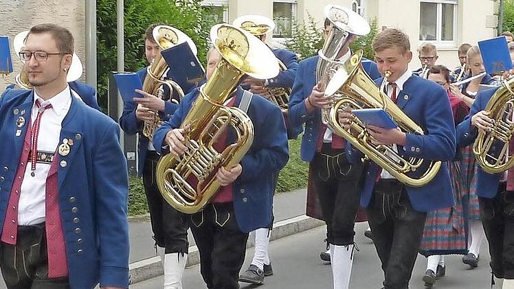 Der Musikverein Neukenroth spielt am Sonntag unter der Leitung von Roman Steiger auf der Kronacher Seebühne auf - von 15 bis 18 Uhr. Foto: Gerd Fleischmann