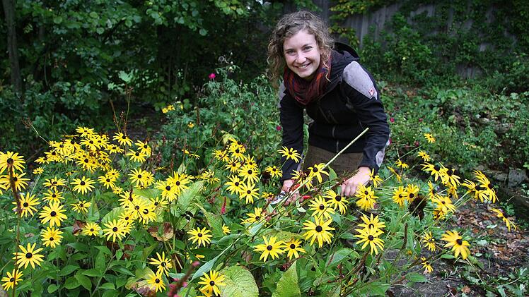 Auch zu Hause hegt und pflegt die Harsdorferin den Garten. (Foto: Sonja Adam)