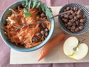 Obst, Gem&uuml;se, N&uuml;sse helfen beim Abnehmen.