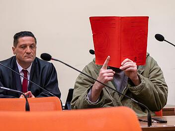 Prozessbeginn wegen Auto-Anschlag auf eine Demonstration