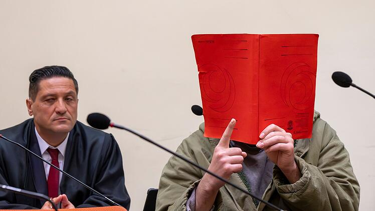 Prozessbeginn wegen Auto-Anschlag auf eine Demonstration