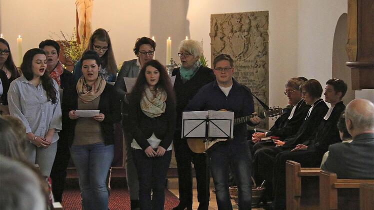 Feierliche Ordination in Waizenbach. Foto: Gerd Schaar
