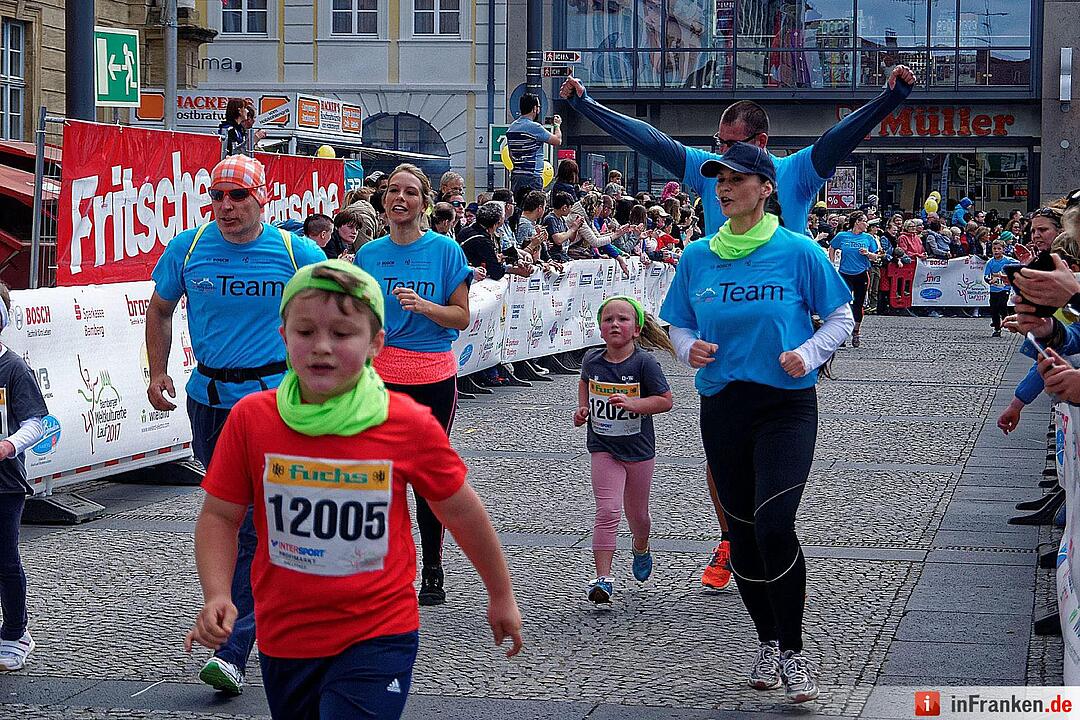 Weltkulturerbelauf 2017 in Bamberg: Der Zieleinlauf am Maxplatz