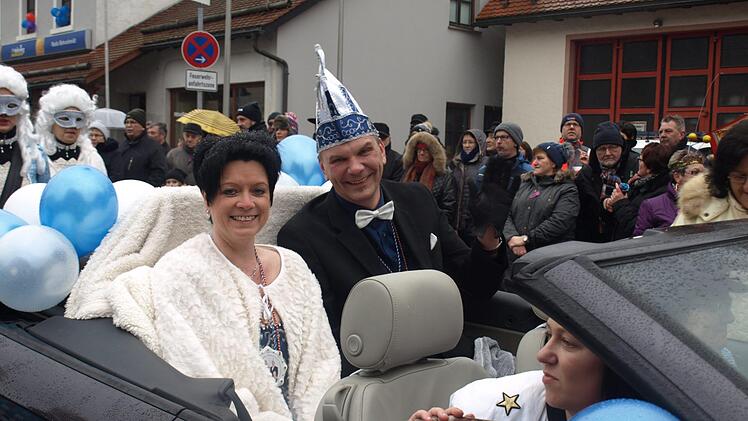 Das Wallenfelser Prinzenpaar Steffi I und Marco I gaben sich die Ehre