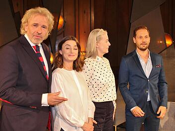Moderator Thomas Gottschalk und die Autoren (von links) Johanna Adorján, Marlene Streeruwitz, Friedemann Karig,  Fotos: WernerVogel