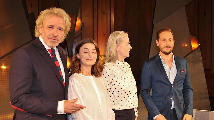 Moderator Thomas Gottschalk und die Autoren (von links) Johanna Adorján, Marlene Streeruwitz, Friedemann Karig,  Fotos: WernerVogel