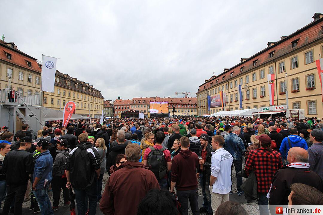 Public Viewing am Maxplatz Teil 1