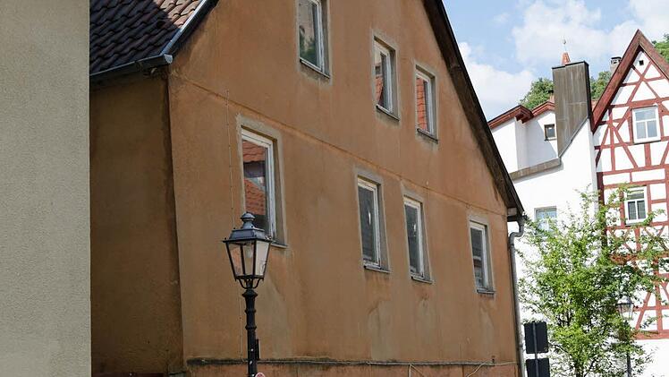 Kann aus der Denkmalliste gestrichen werden: das abgerissene Wohnhaus im Unteren Stadtgässchen 4. Foto: Landesamt für Denkmalpflege