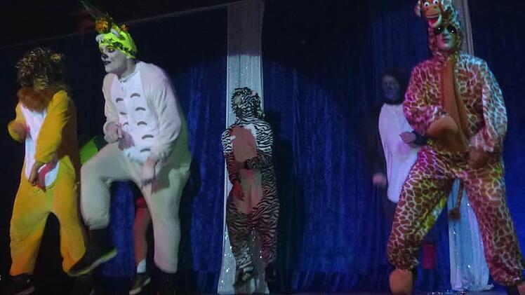 Auch Dschungel-Atmosphäre wurde im Sportheim geboten.