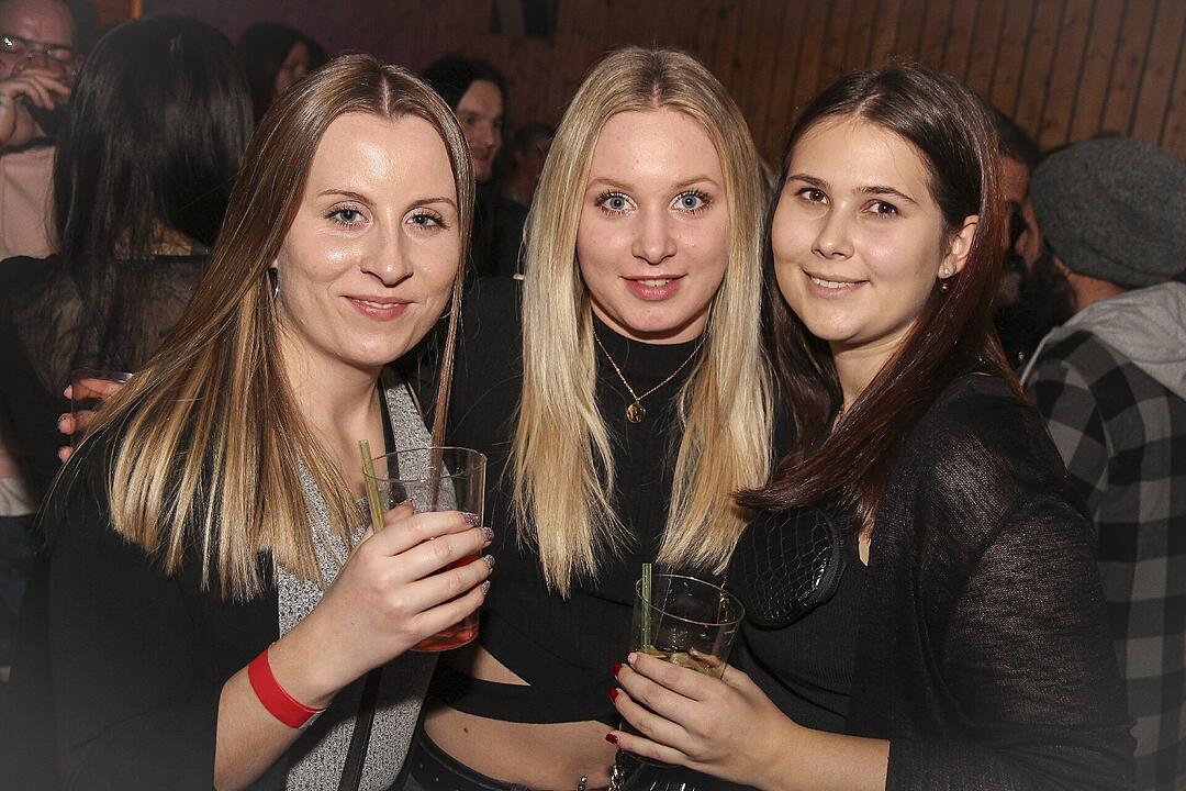 Mit vielen Party-Songs der 80er & 90er und Rock-Pop Klassikern