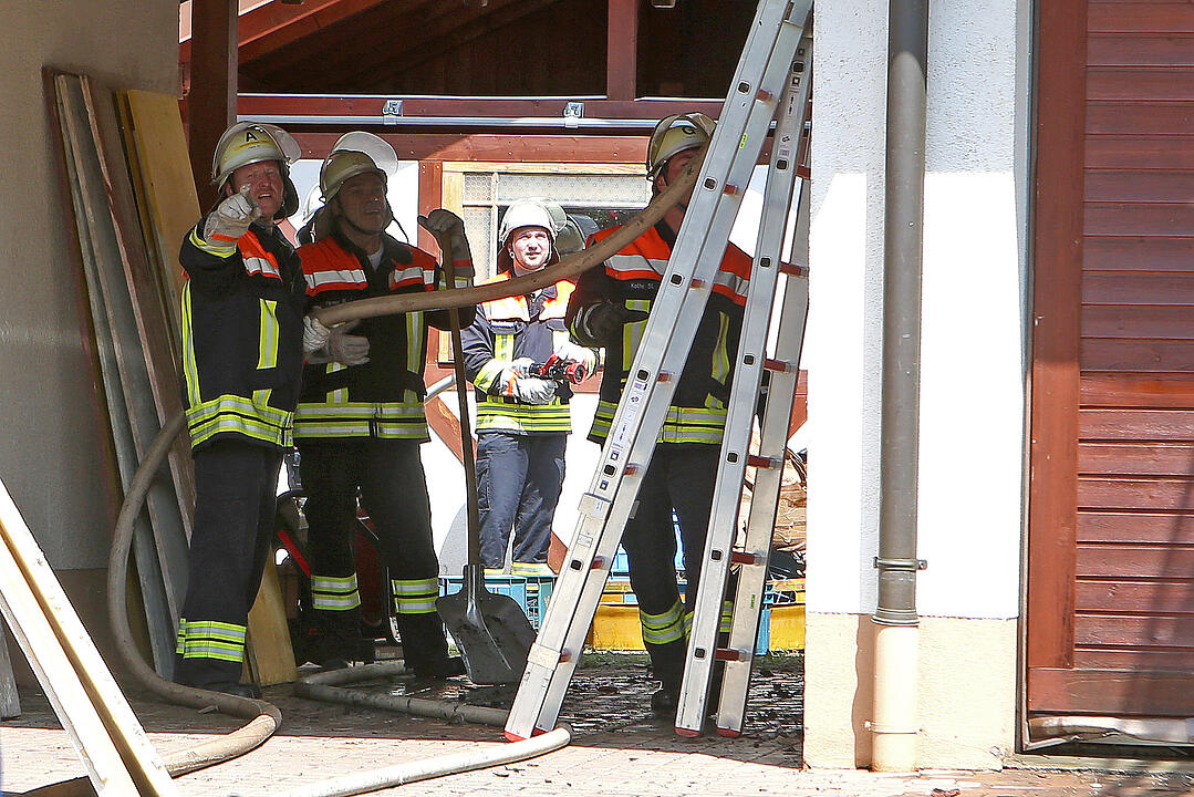 Kreis Bamberg: Brennende Mülltonnen greifen auf Garage und Wohnhaus über