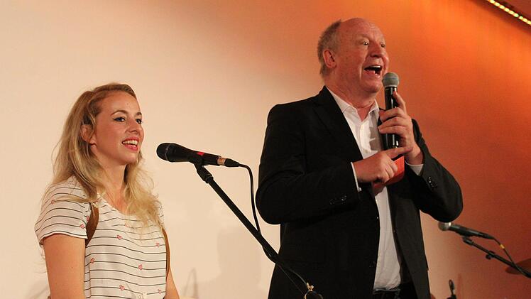 Miss Allie im Kurz-Interview mit einem gleichsam fröhlichen Hans-Peter Niedermeier.Markus Häggberg