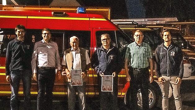 Ehrung bei der Feuerwehr Hausen (von links): Zweiter Vorsitzender Bernd Müller, Dritter Bürgermeister Johannes Stadter, die Geehrten Reinhold Heilmann, Peter Küffner, Richard Wagner und Vorsitzender Marco Weichert