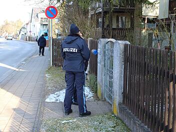 Nach der t&ouml;dlichen Unfallflucht bei F&uuml;rth am 12. Februar hat die Polizei nun eine Anwohnerbefragung in Stein und Umgebung durchgef&uuml;hrt.  Foto: NEWS5 / Schmelzer