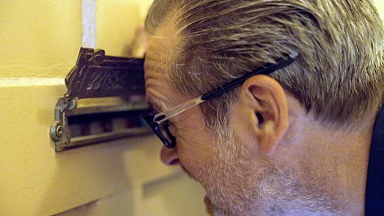 Matthias Matschke schlüpft in die Rolle eines hemmungslos profitgierigen Immobilienhais.