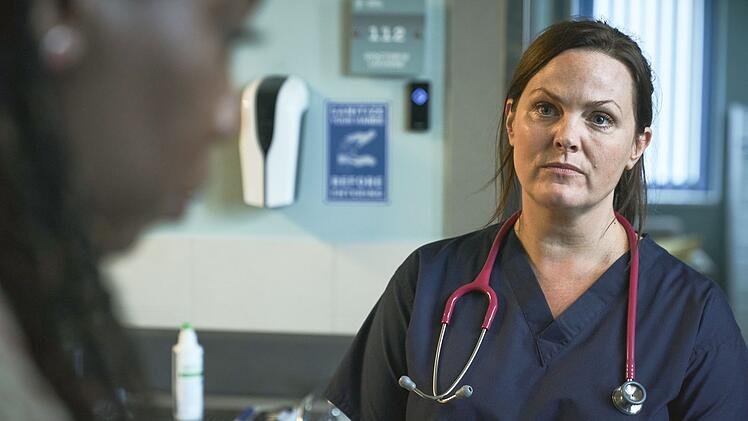 Liz (Jo Joyner) muss eine folgenschwere Entscheidung treffen.